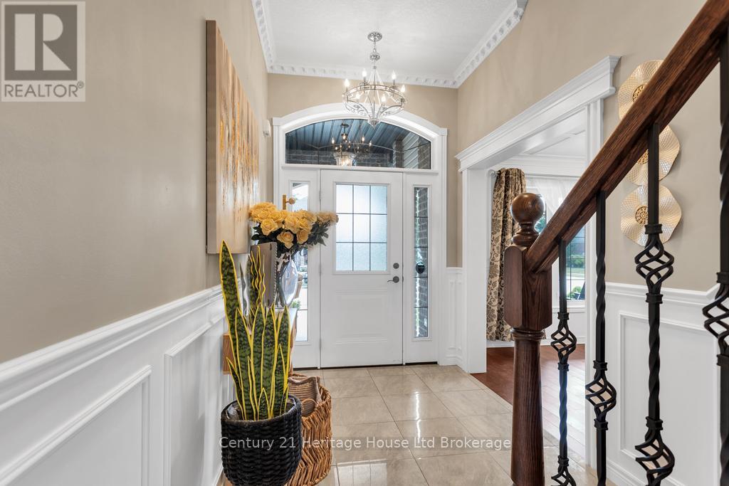 717 Normandy Drive, Woodstock (Woodstock - North), Ontario  N4T 0C5 - Photo 5 - X12440631