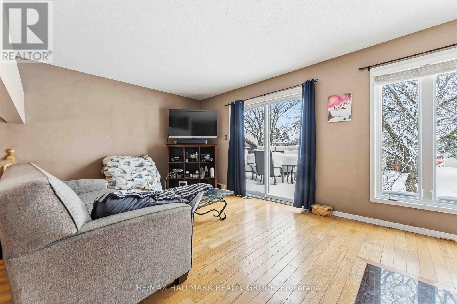 648 Brome Crescent, Ottawa, Ontario  K4A 1W2 - Photo 5 - X12629298