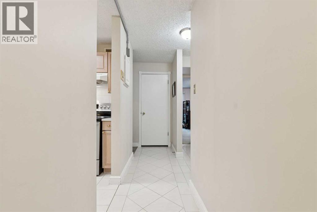 1107, 201 Brae Glen Sw, Calgary, Alberta  T2W 2B1 - Photo 5 - A2273707