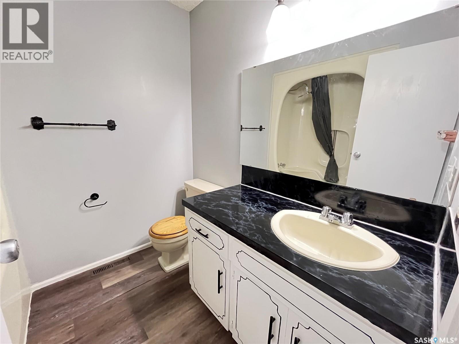 6 Stockdale Crescent, Maple Creek, Saskatchewan  S0N 1N0 - Photo 12 - SK025551