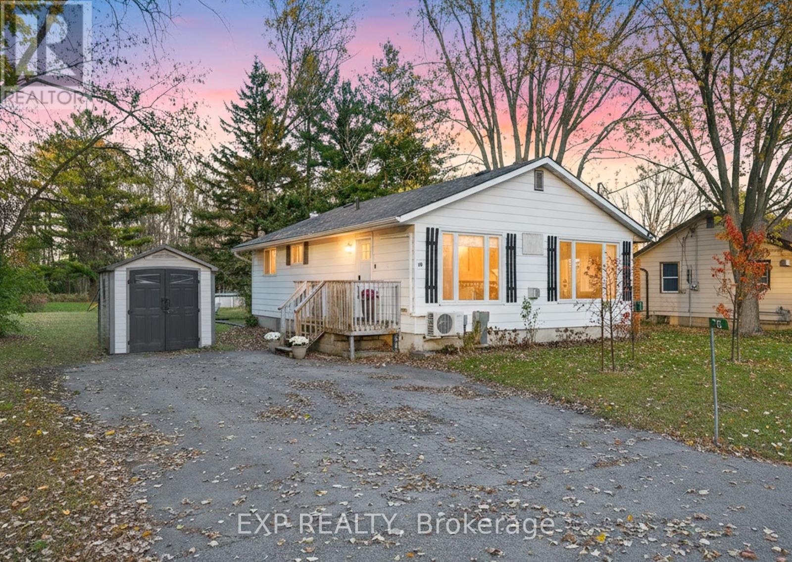 78 Fawcette Avenue, Prince Edward County, Ontario  K0K 2T0 - Photo 3 - X12522980