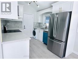 55 MUNSON CRESCENT, Toronto, Ontario