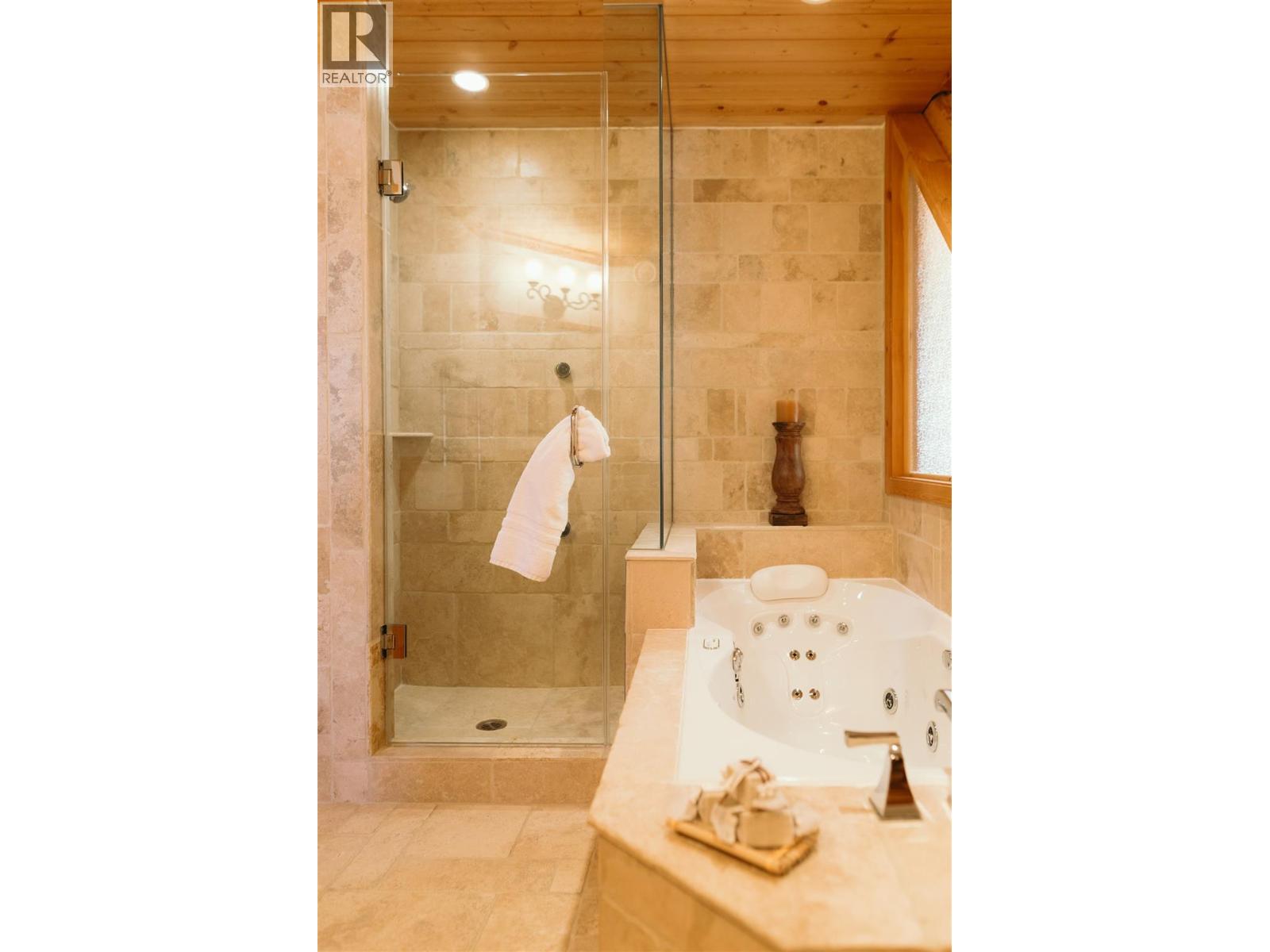 1595 COLUMBIA VALLEY VEIW Drive Golden, BC V0A1H2_11