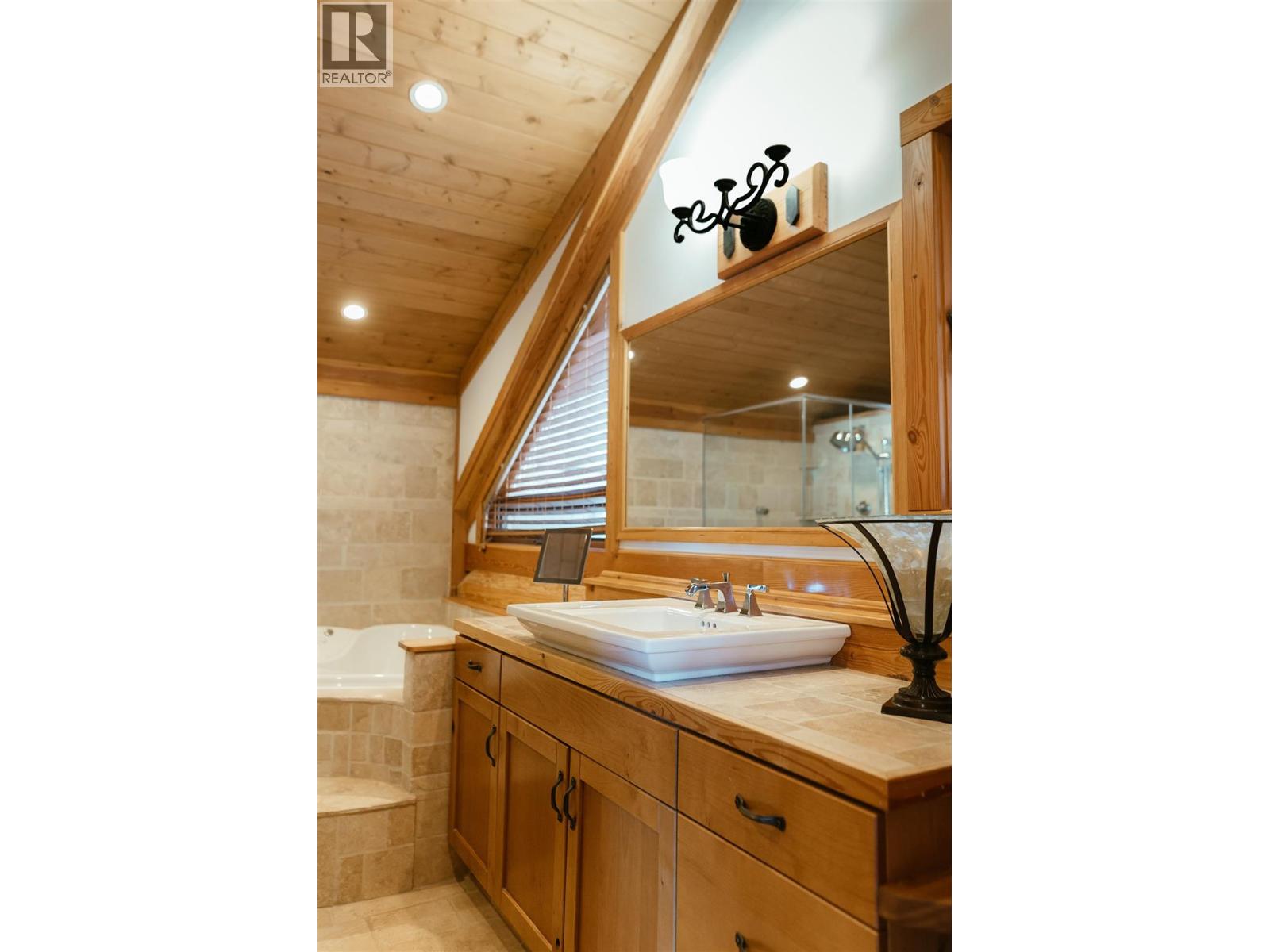 1595 COLUMBIA VALLEY VEIW Drive Golden, BC V0A1H2_8