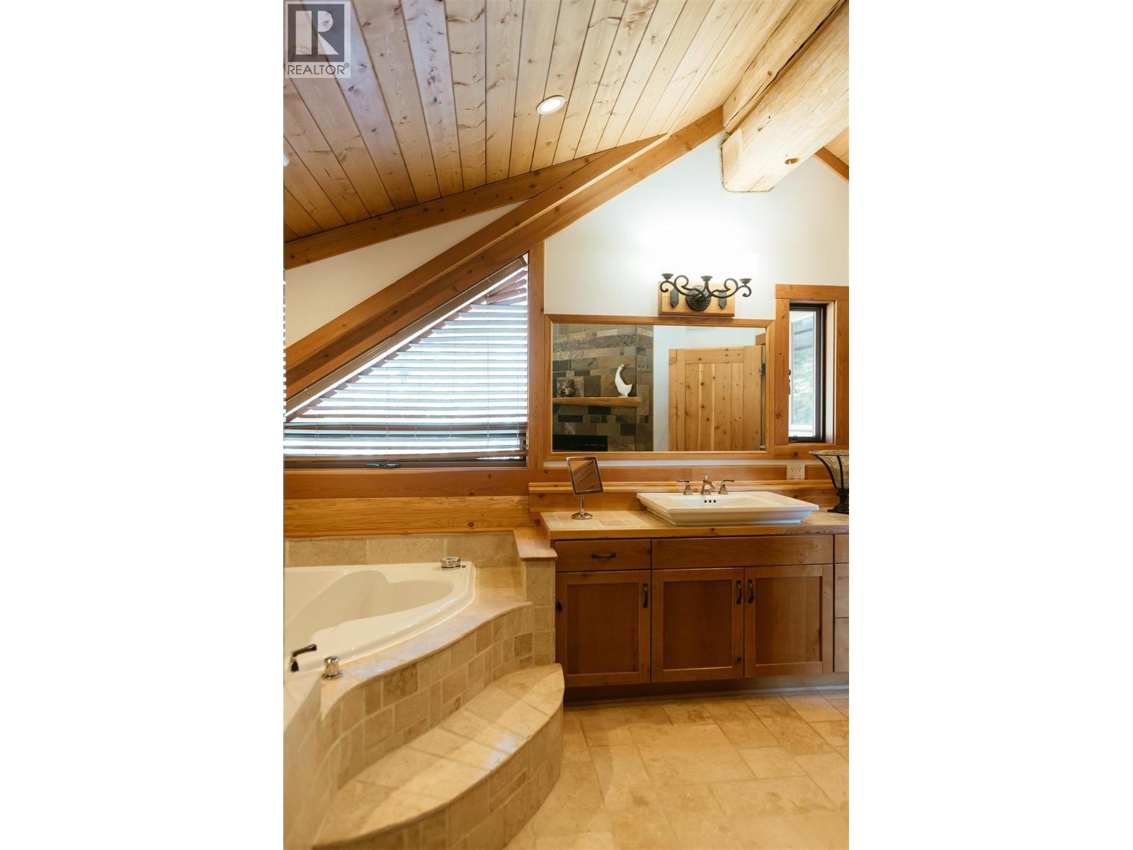 1595 COLUMBIA VALLEY VEIW Drive Golden, BC V0A1H2_7