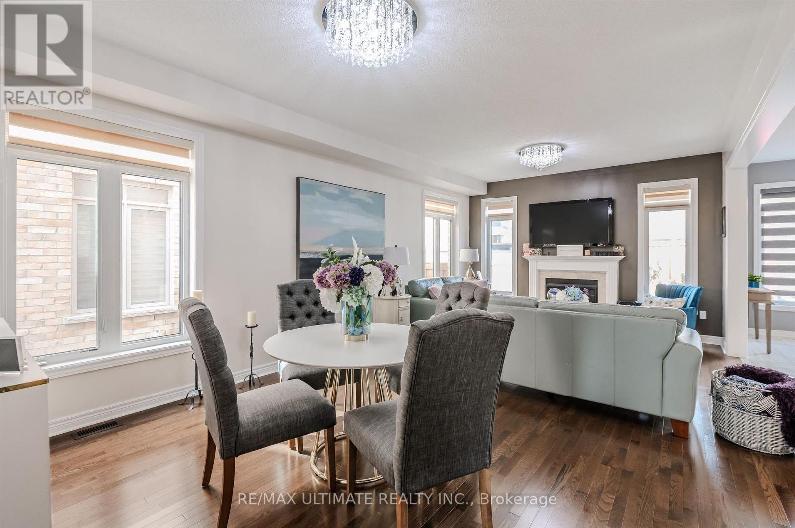 47 Lewis Avenue, Bradford West Gwillimbury, Ontario  L3Z 0X2 - Photo 7 - N12629264