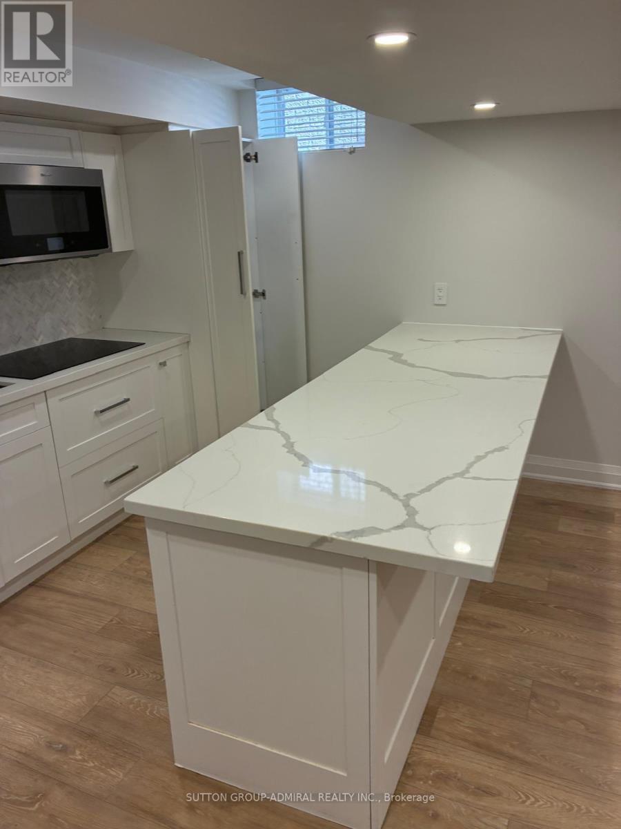 Lower - 32 Glenforest Drive, Vaughan, Ontario  L4J 8K5 - Photo 5 - N12564888