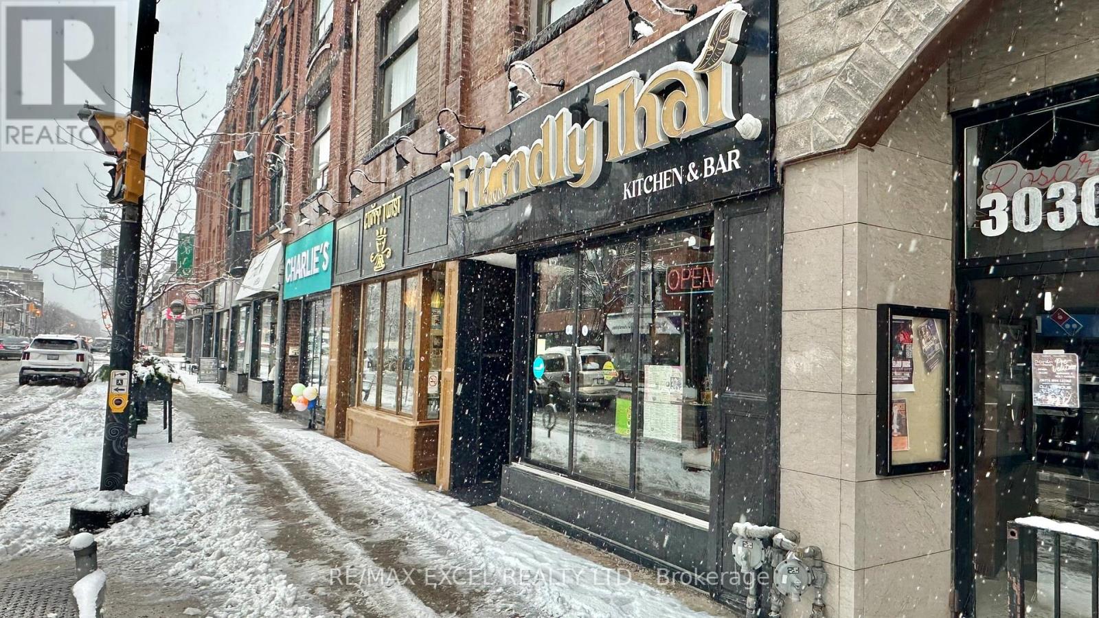 3032 Dundas Street W, Toronto, Ontario  M6P 1Z3 - Photo 2 - W12629256