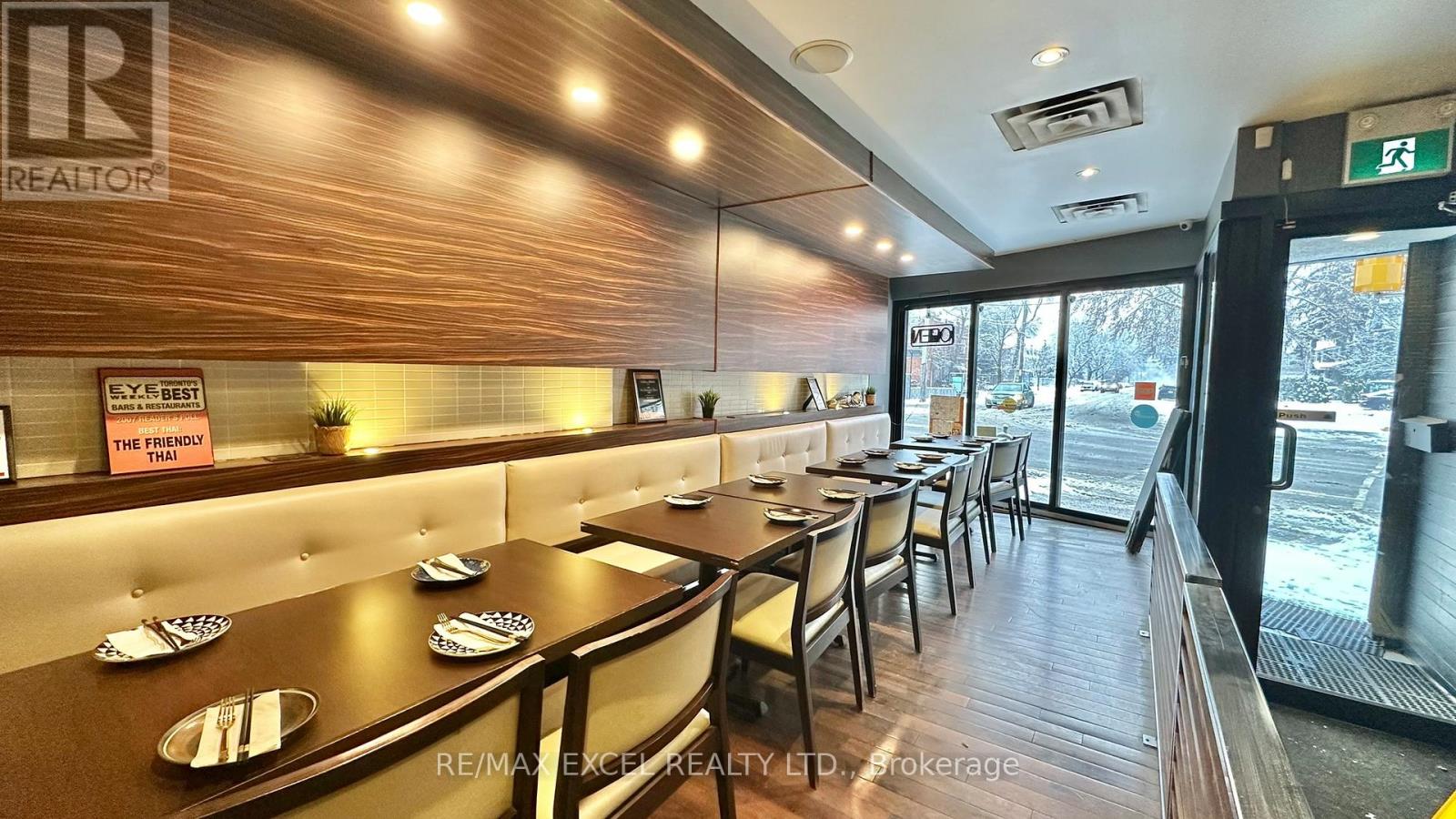 3032 Dundas Street W, Toronto, Ontario  M6P 1Z3 - Photo 4 - W12629256