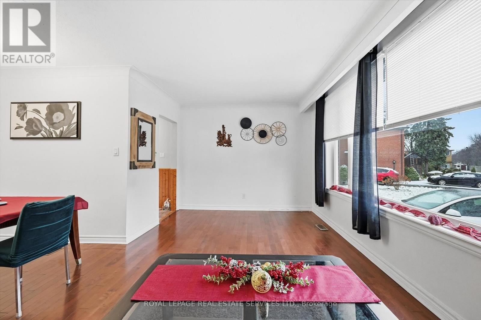 2299 Wiseman Court, Mississauga, Ontario  L5J 1P5 - Photo 11 - W12629266