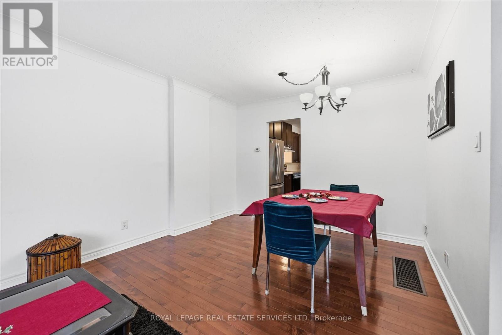 2299 Wiseman Court, Mississauga, Ontario  L5J 1P5 - Photo 13 - W12629266