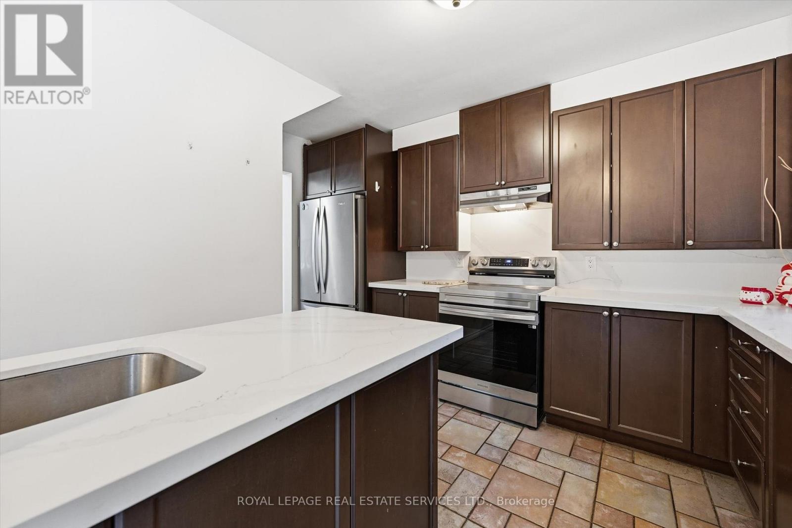 2299 Wiseman Court, Mississauga, Ontario  L5J 1P5 - Photo 17 - W12629266