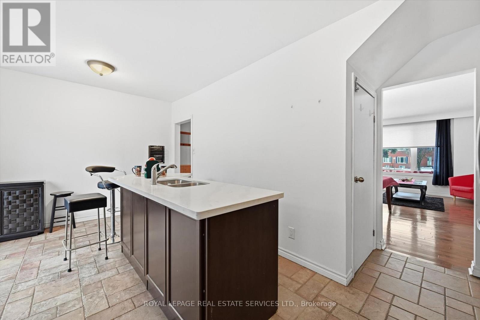 2299 Wiseman Court, Mississauga, Ontario  L5J 1P5 - Photo 18 - W12629266