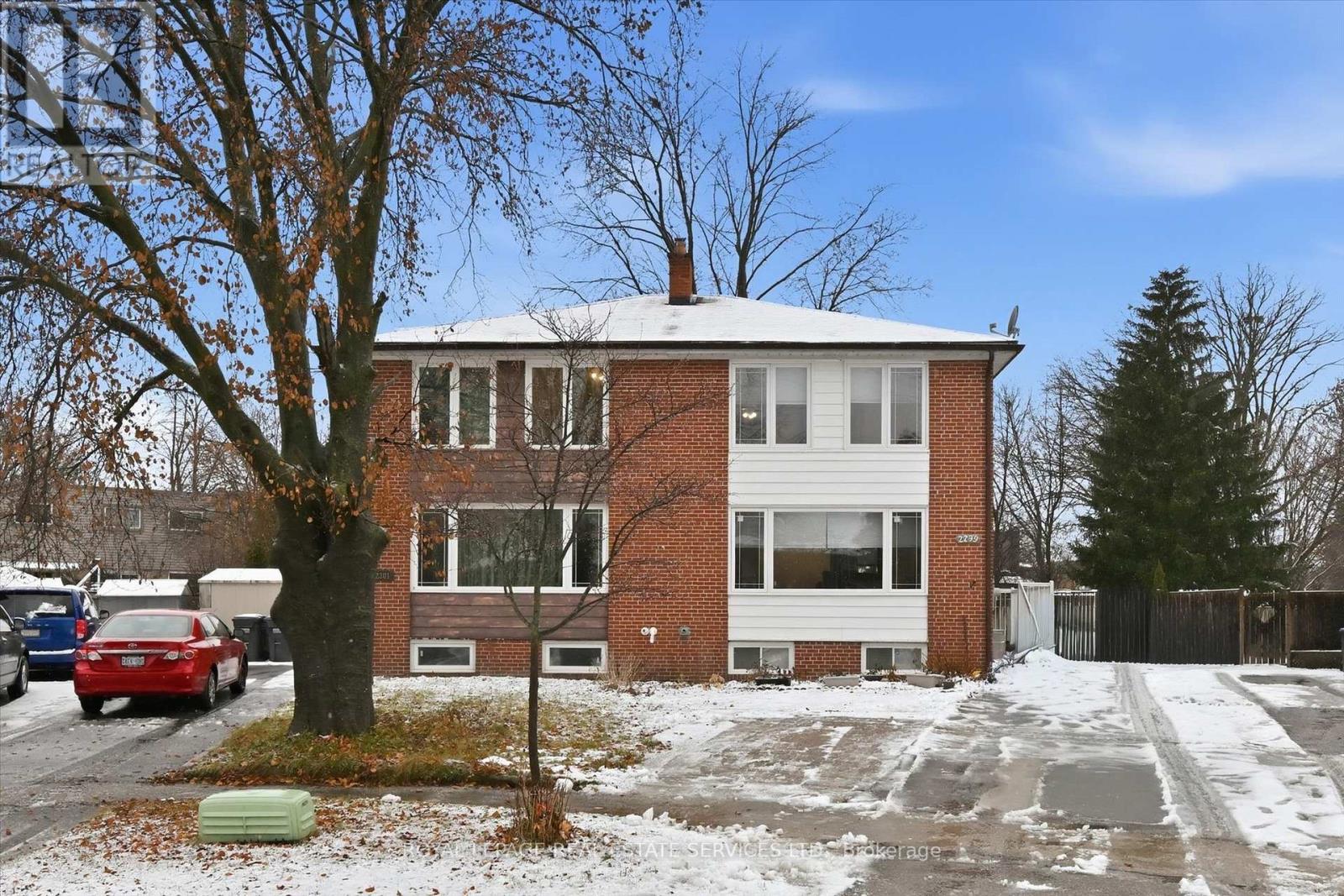 2299 Wiseman Court, Mississauga, Ontario  L5J 1P5 - Photo 2 - W12629266