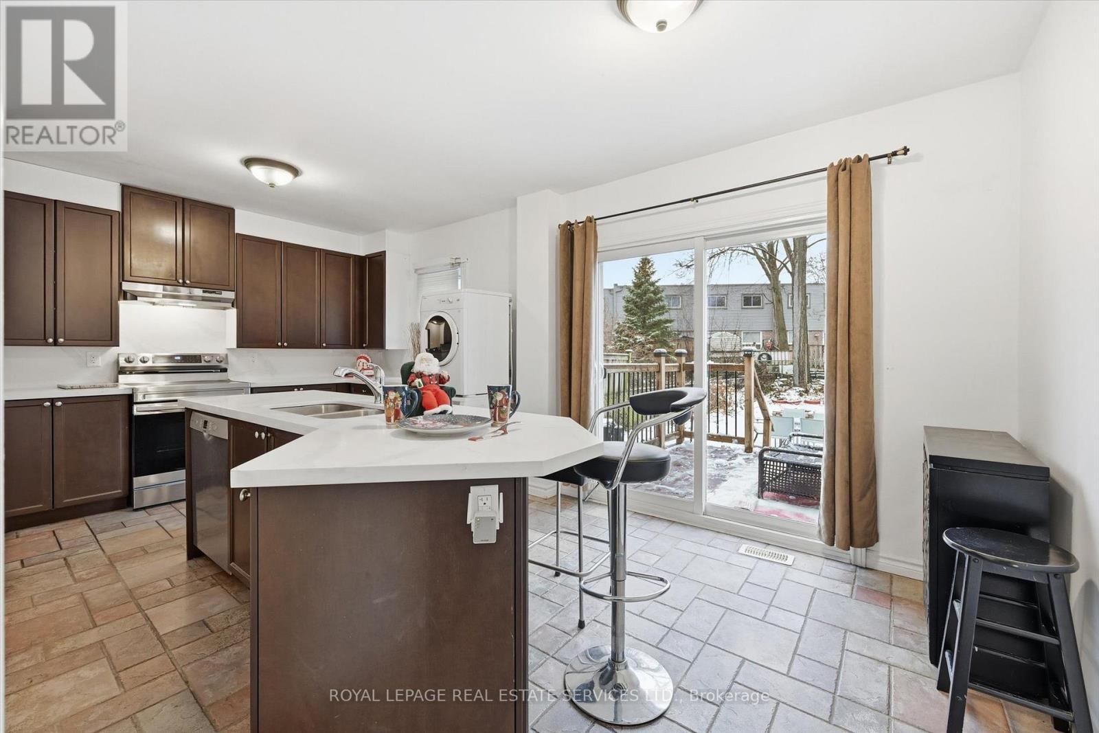 2299 Wiseman Court, Mississauga, Ontario  L5J 1P5 - Photo 20 - W12629266