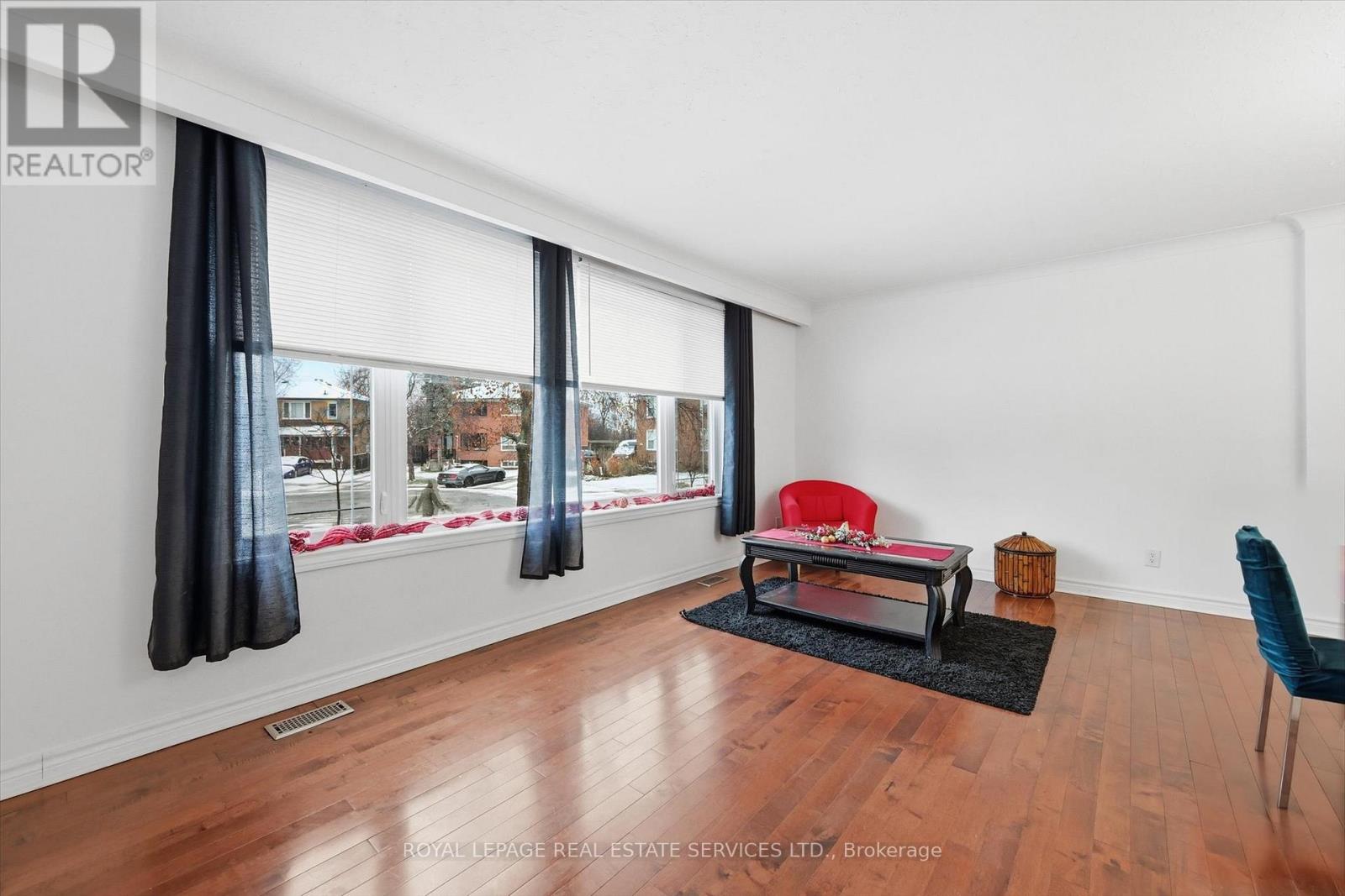 2299 Wiseman Court, Mississauga, Ontario  L5J 1P5 - Photo 7 - W12629266