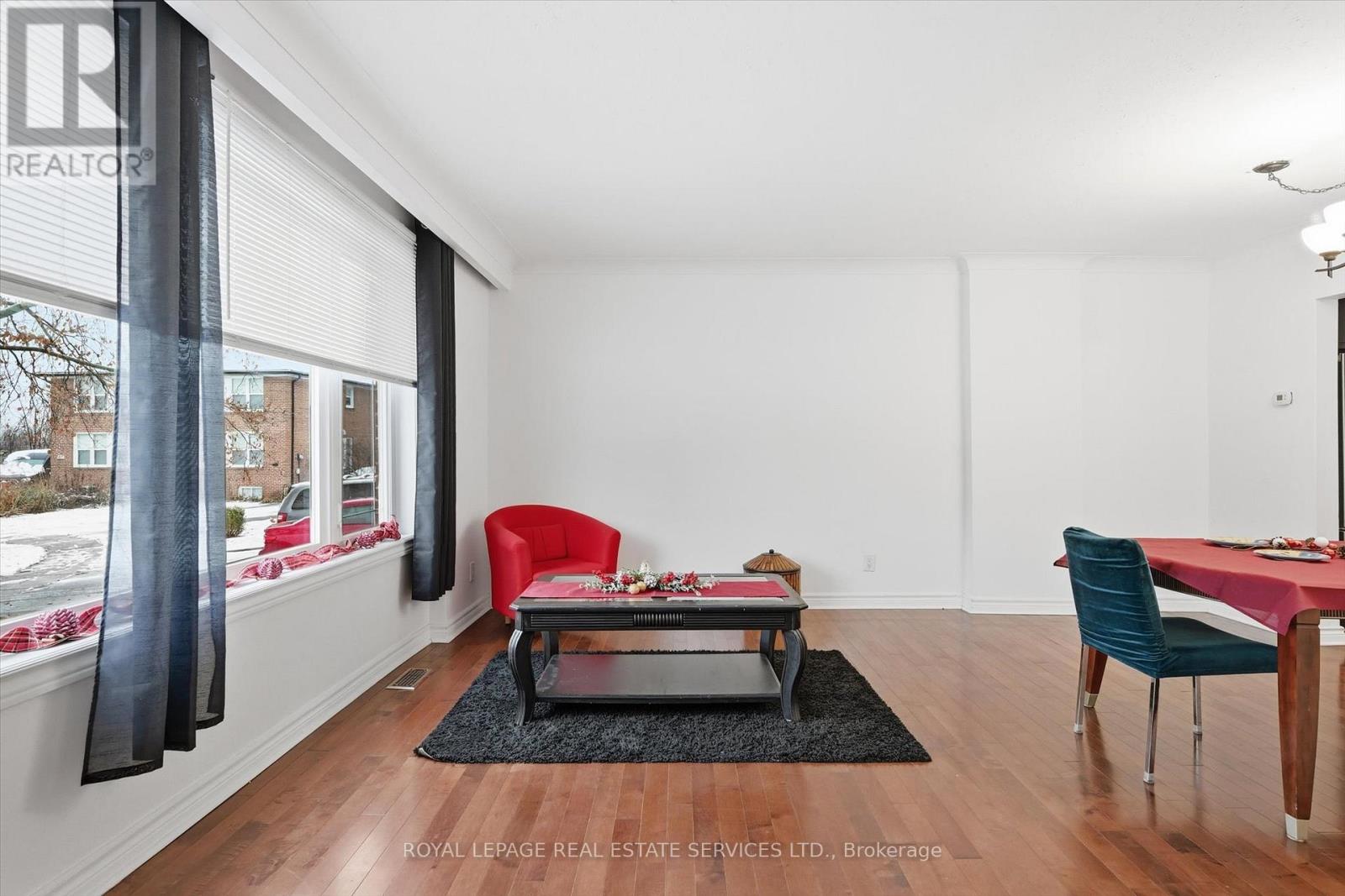 2299 Wiseman Court, Mississauga, Ontario  L5J 1P5 - Photo 9 - W12629266