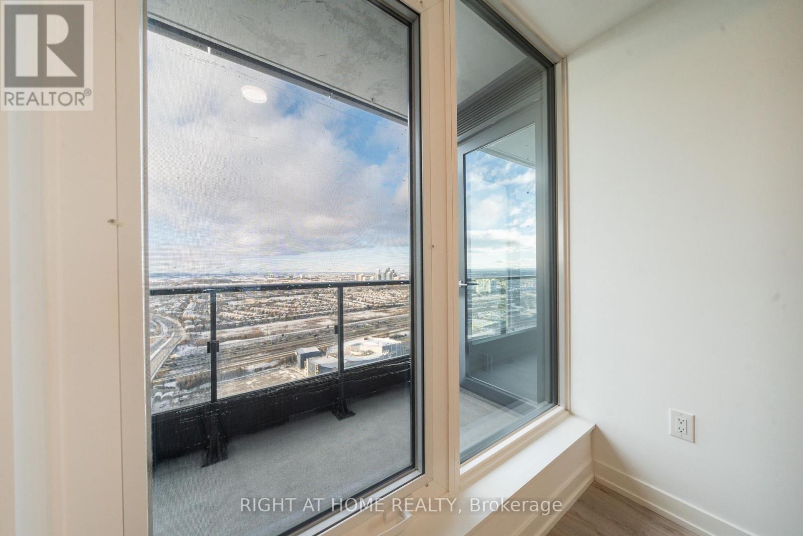 3402 - 395 Square One Drive, Mississauga, Ontario  L5B 0P6 - Photo 14 - W12629278