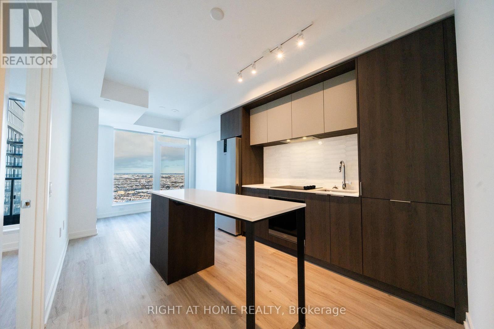 3402 - 395 Square One Drive, Mississauga, Ontario  L5B 0P6 - Photo 2 - W12629278