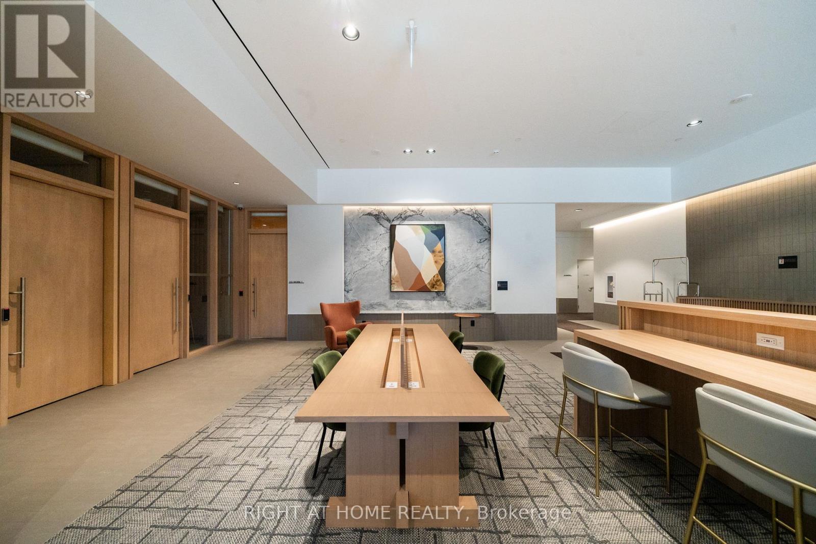 3402 - 395 Square One Drive, Mississauga, Ontario  L5B 0P6 - Photo 23 - W12629278