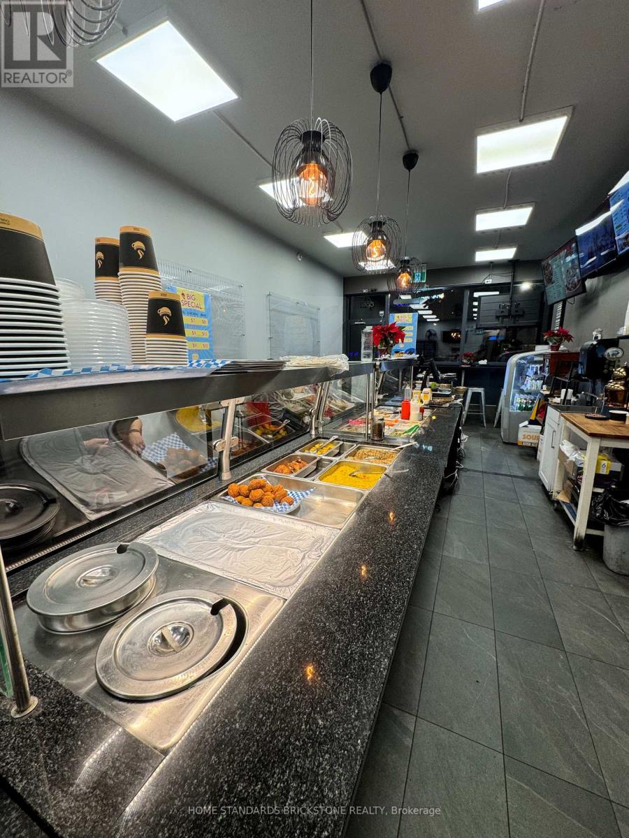 1176 The Queensway, Toronto (Islington-City Centre West), Ontario  M8Z 1R5 - Photo 11 - W12629282