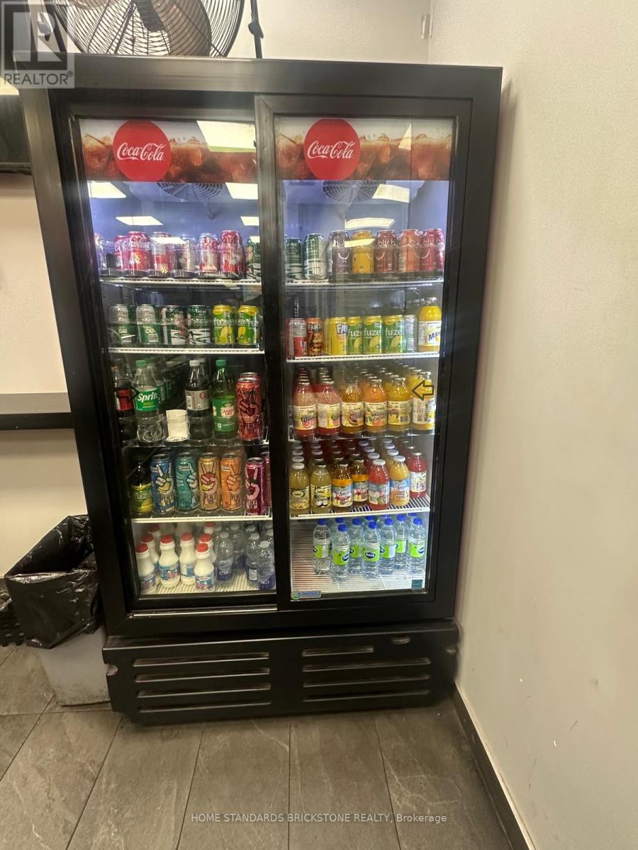 1176 The Queensway, Toronto (Islington-City Centre West), Ontario  M8Z 1R5 - Photo 12 - W12629282