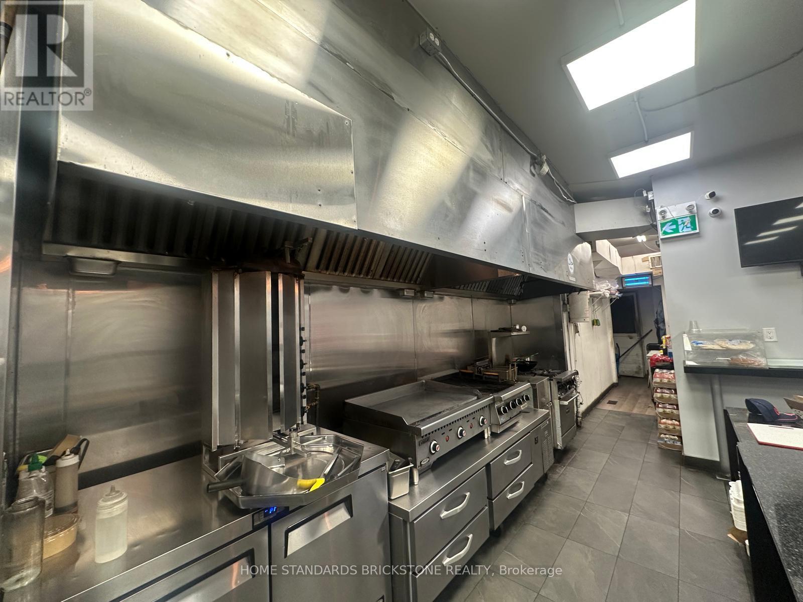 1176 The Queensway, Toronto (Islington-City Centre West), Ontario  M8Z 1R5 - Photo 13 - W12629282