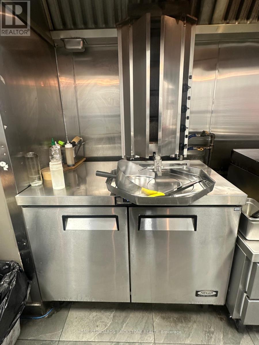 1176 The Queensway, Toronto (Islington-City Centre West), Ontario  M8Z 1R5 - Photo 14 - W12629282