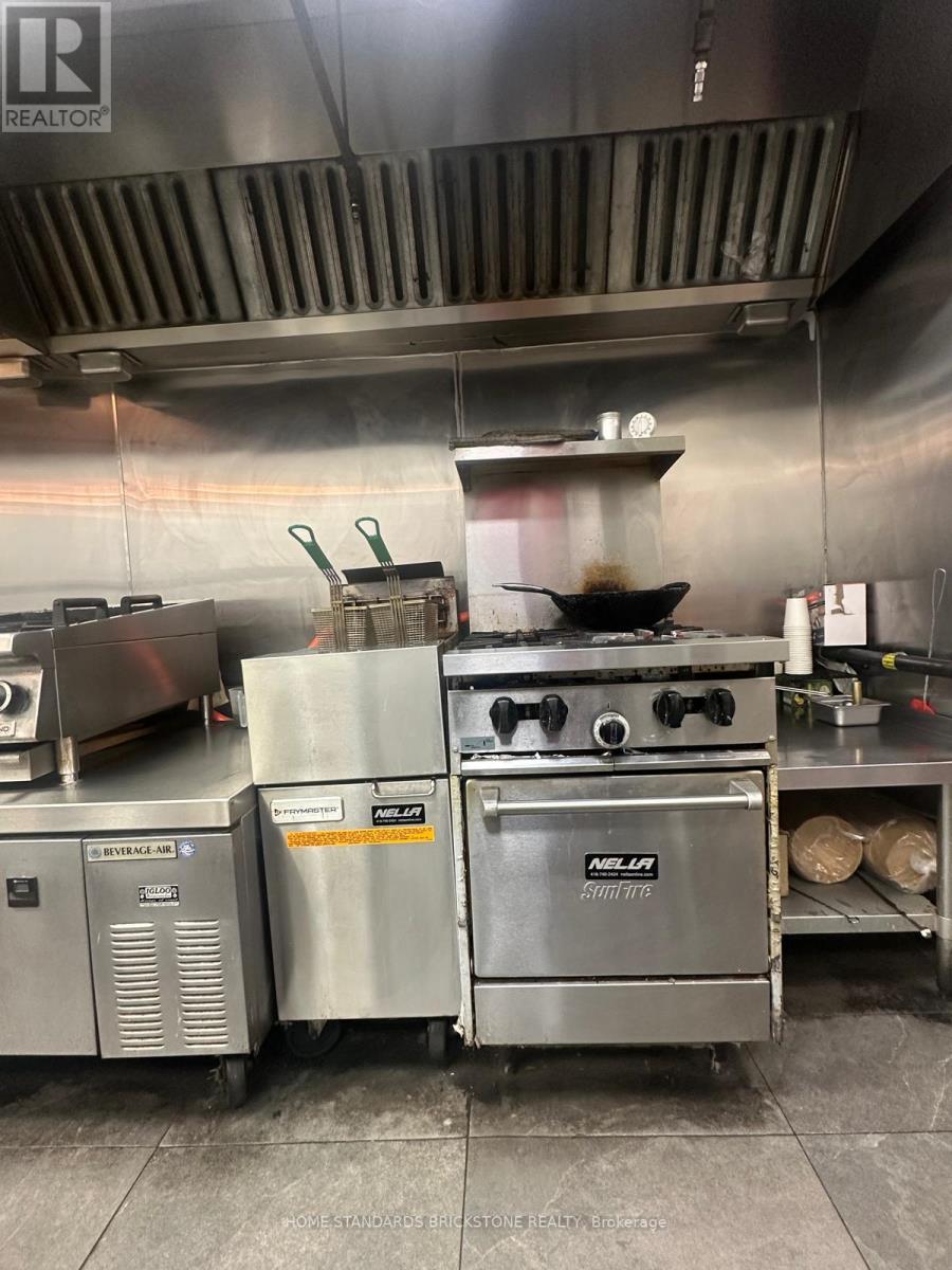 1176 The Queensway, Toronto (Islington-City Centre West), Ontario  M8Z 1R5 - Photo 16 - W12629282