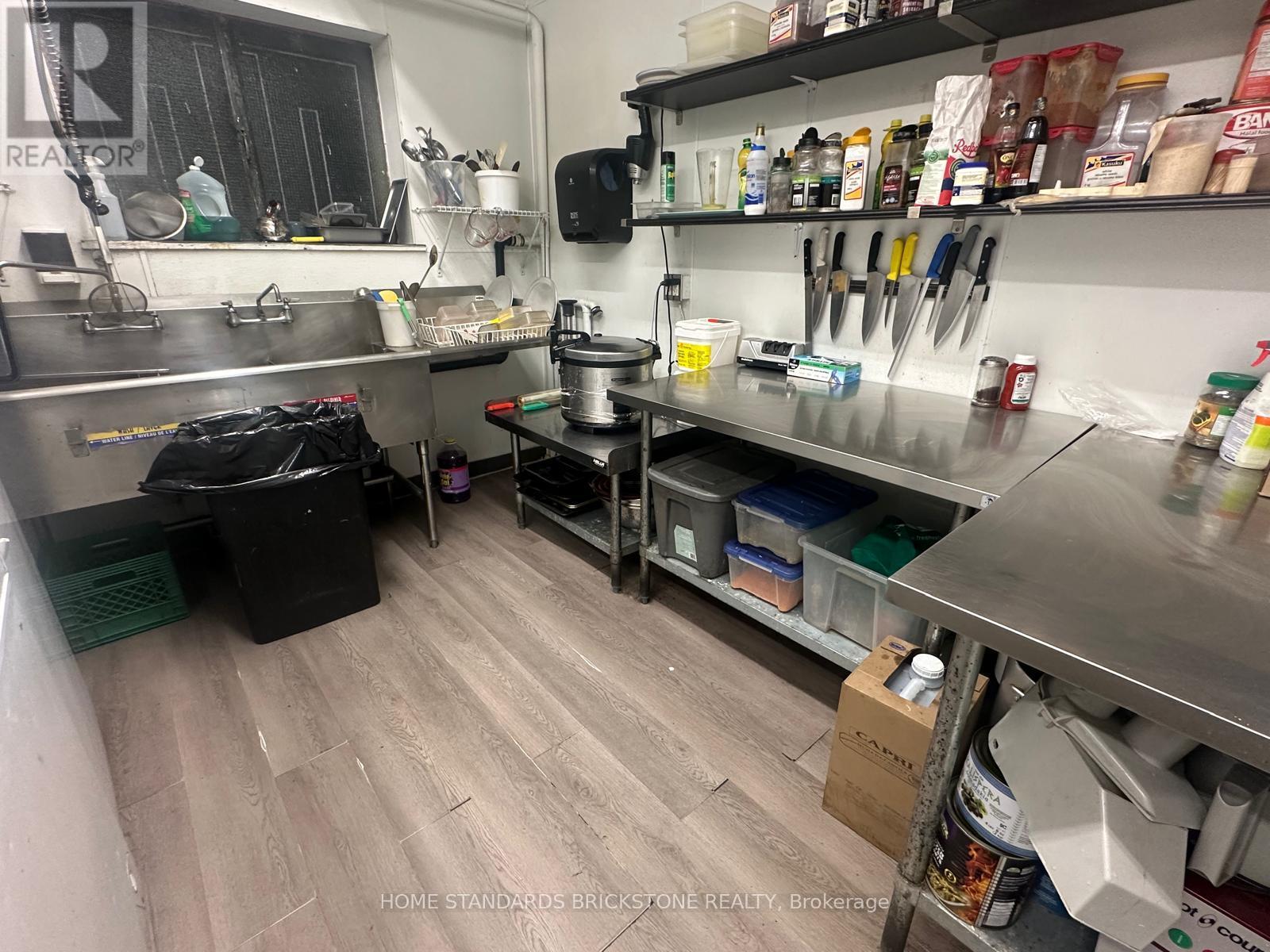 1176 The Queensway, Toronto (Islington-City Centre West), Ontario  M8Z 1R5 - Photo 17 - W12629282