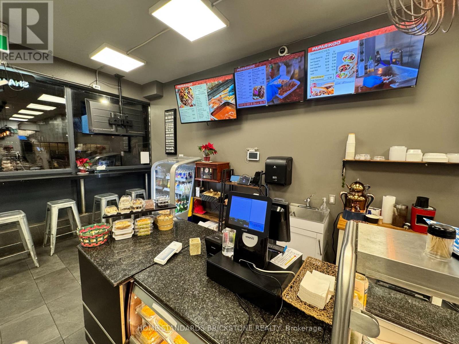 1176 The Queensway, Toronto (Islington-City Centre West), Ontario  M8Z 1R5 - Photo 3 - W12629282