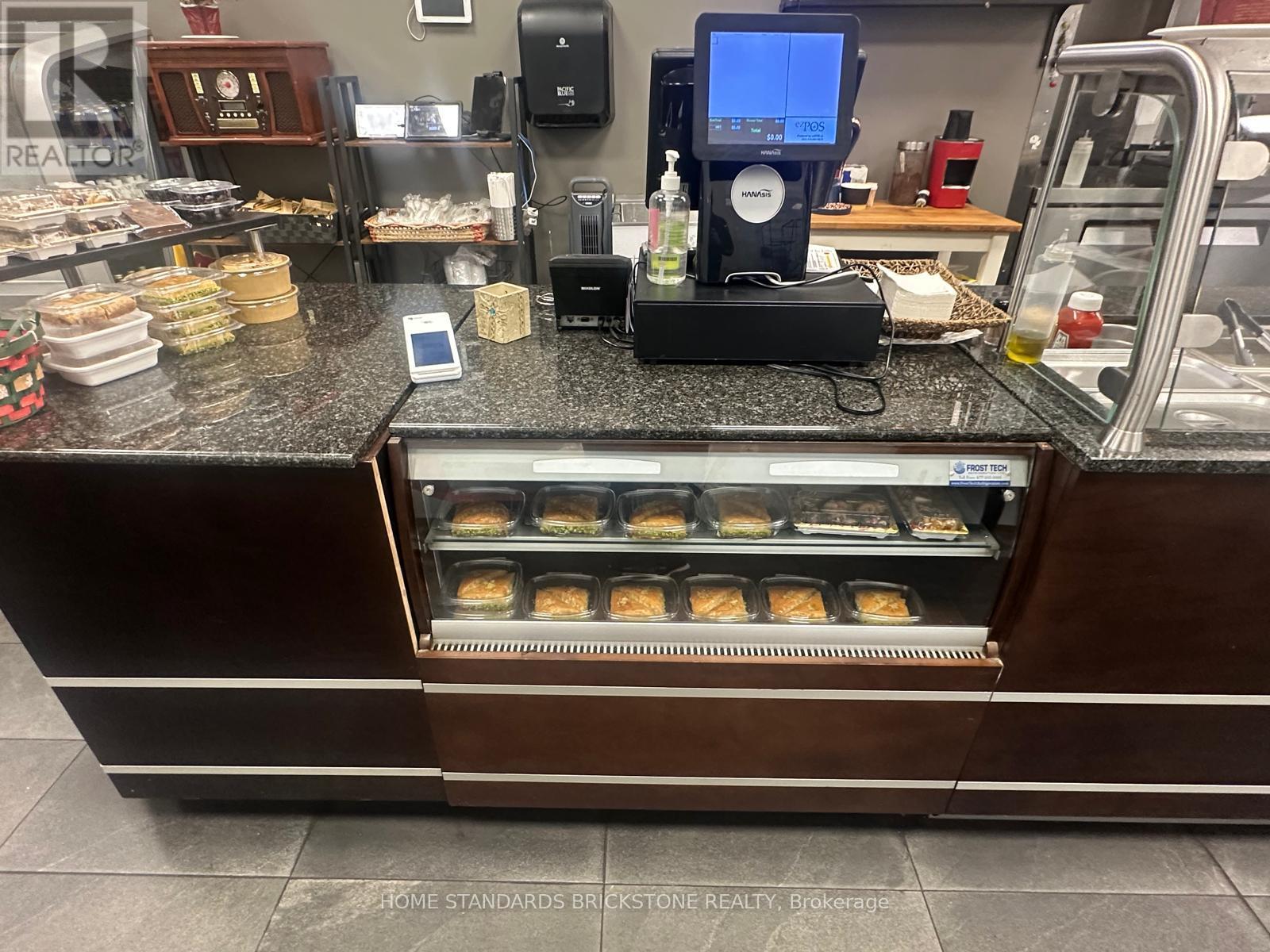 1176 The Queensway, Toronto (Islington-City Centre West), Ontario  M8Z 1R5 - Photo 6 - W12629282