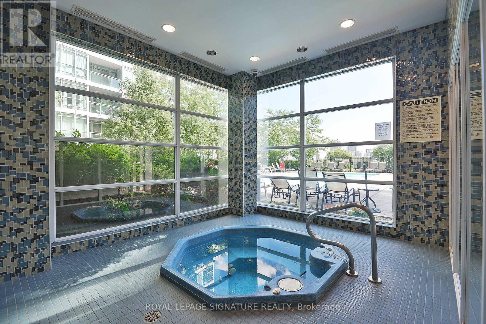 514 - 155 Legion Road N, Toronto (Mimico), Ontario  M8Y 0A7 - Photo 38 - W12629284