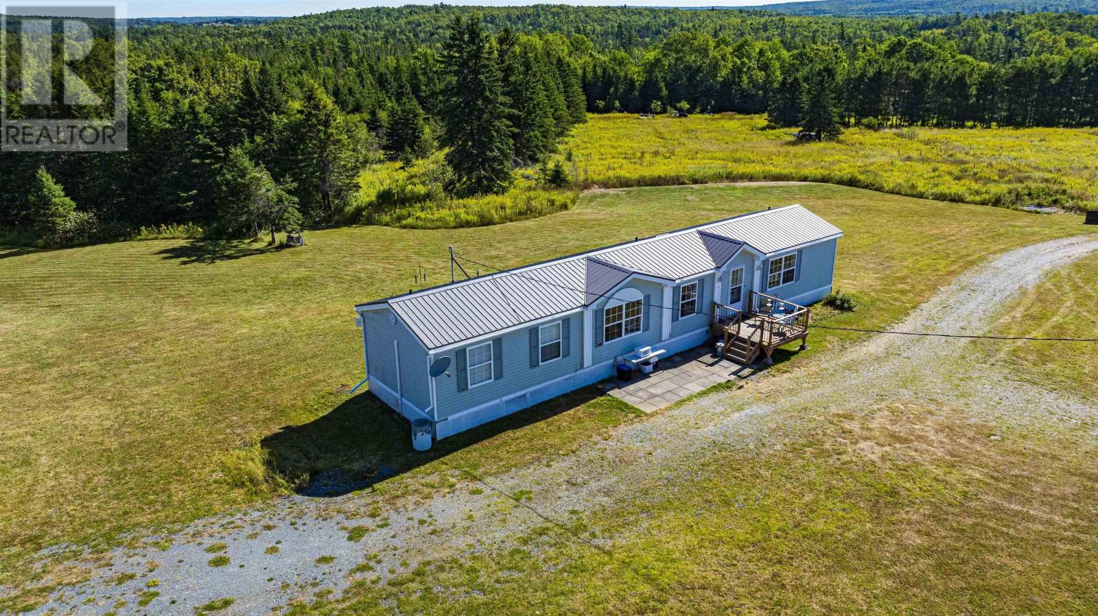 402 Johnson Road, Coldstream, Nova Scotia  B0N 2J0 - Photo 1 - 202521792