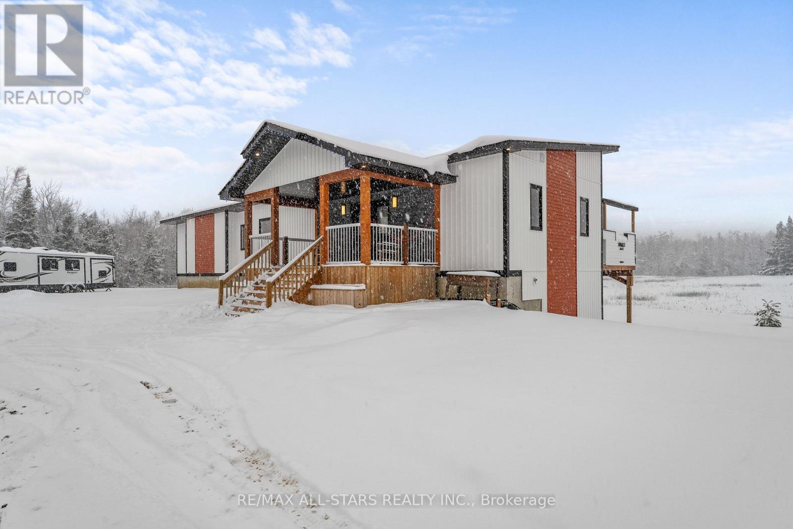 1062 Northline Road, Kawartha Lakes (Fenelon Falls), Ontario  K0M 1N0 - Photo 1 - X12629340
