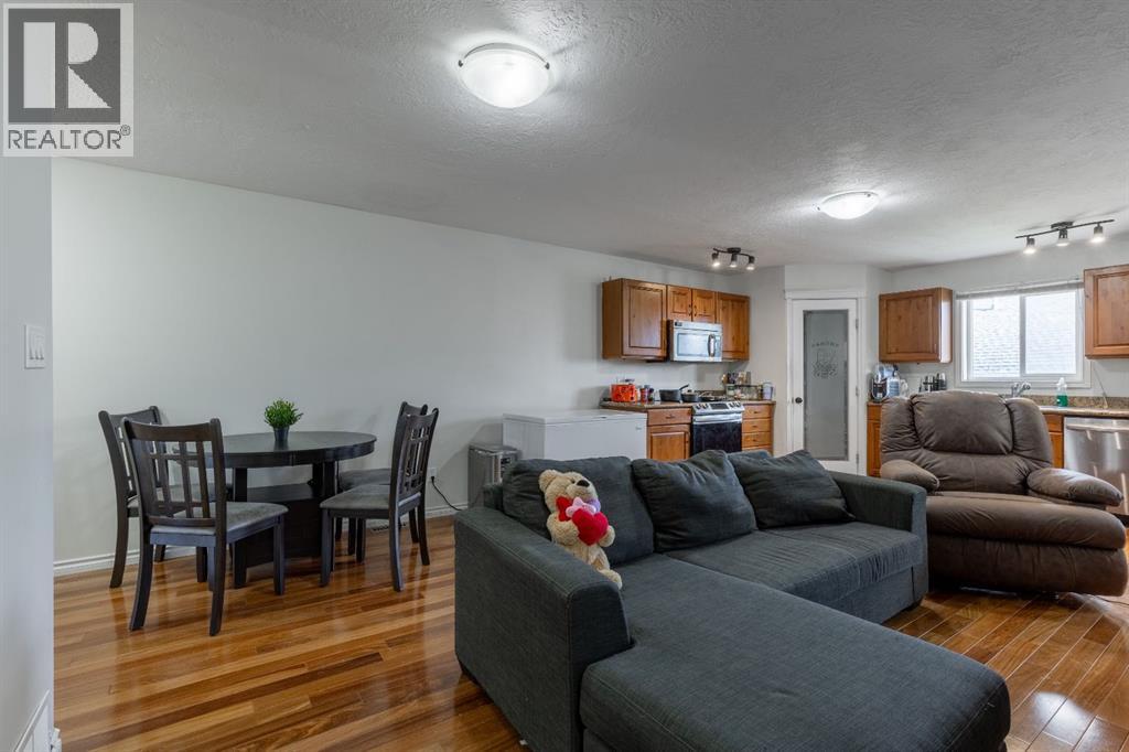 168 3 Street W, Cardston, Alberta  T0K 0K0 - Photo 6 - A2265749