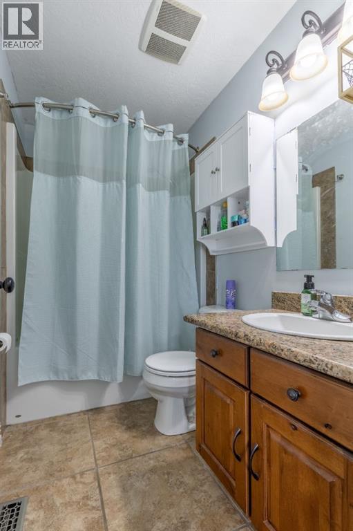 168 3 Street W, Cardston, Alberta  T0K 0K0 - Photo 12 - A2265749