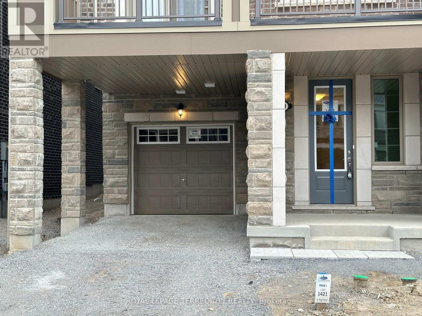 69 Therma Crescent, Markham, Ontario L6C 3K9 - Photo 2 - N12537426