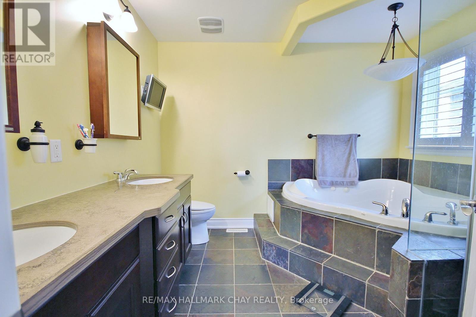 1185 Mitchell Court, Innisfil, Ontario L9S 5A5 - Photo 27 - N12581946