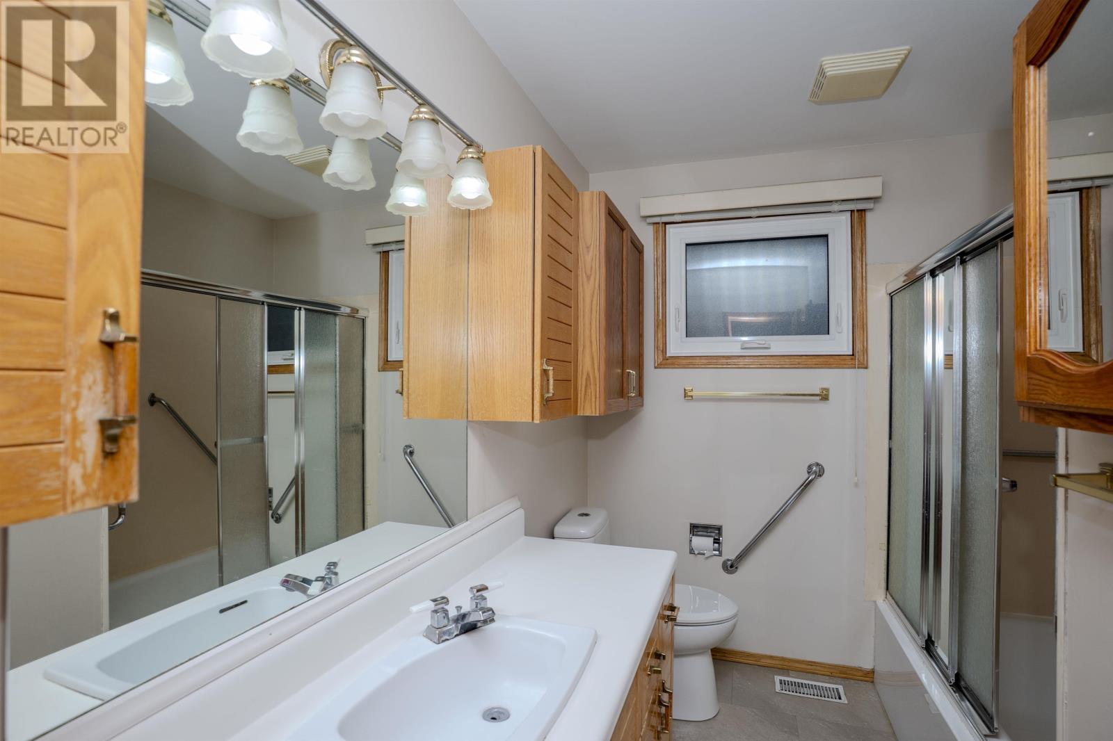 807 Superior Ave, Thunder  Bay, Ontario  P7A 6K3 - Photo 12 - TB253651