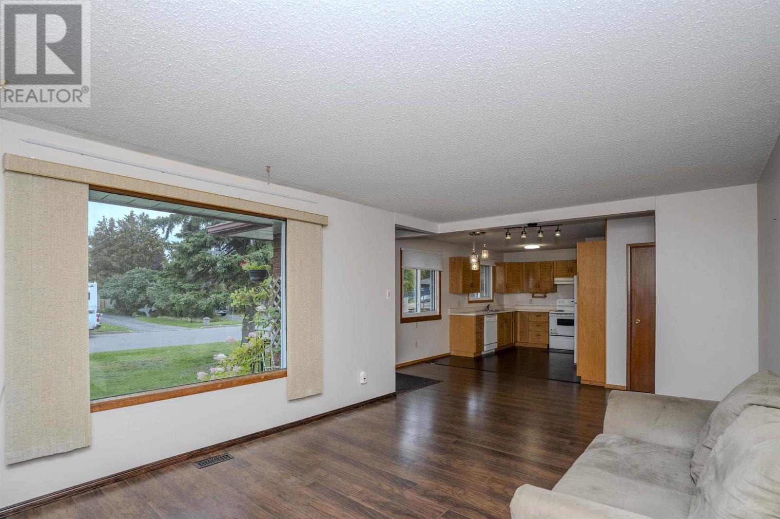 807 Superior Ave, Thunder  Bay, Ontario  P7A 6K3 - Photo 7 - TB253651