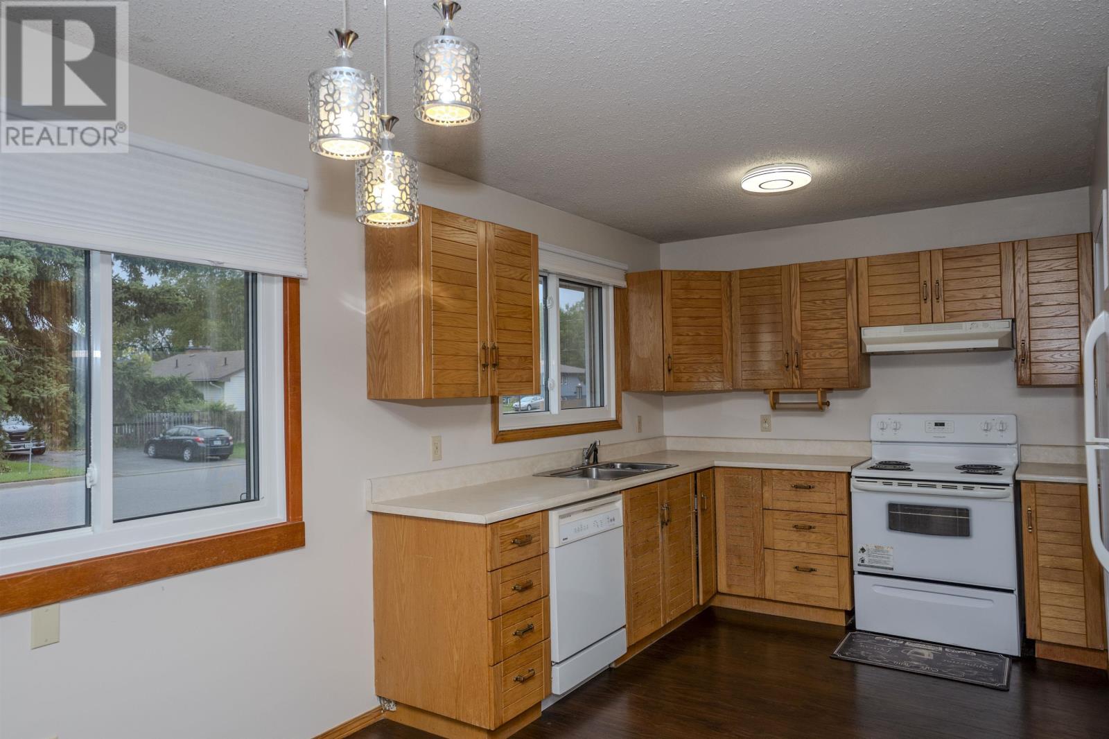 807 Superior Ave, Thunder  Bay, Ontario  P7A 6K3 - Photo 9 - TB253651