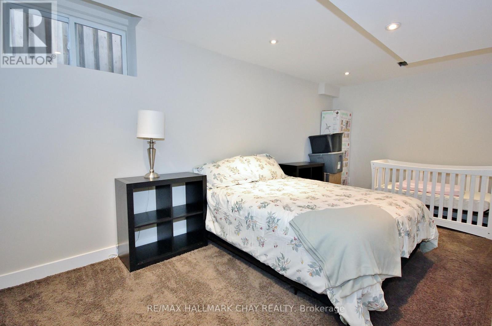 1084 Winnifred Court, Innisfil, Ontario L9S 2B3 - Photo 29 - N12415097