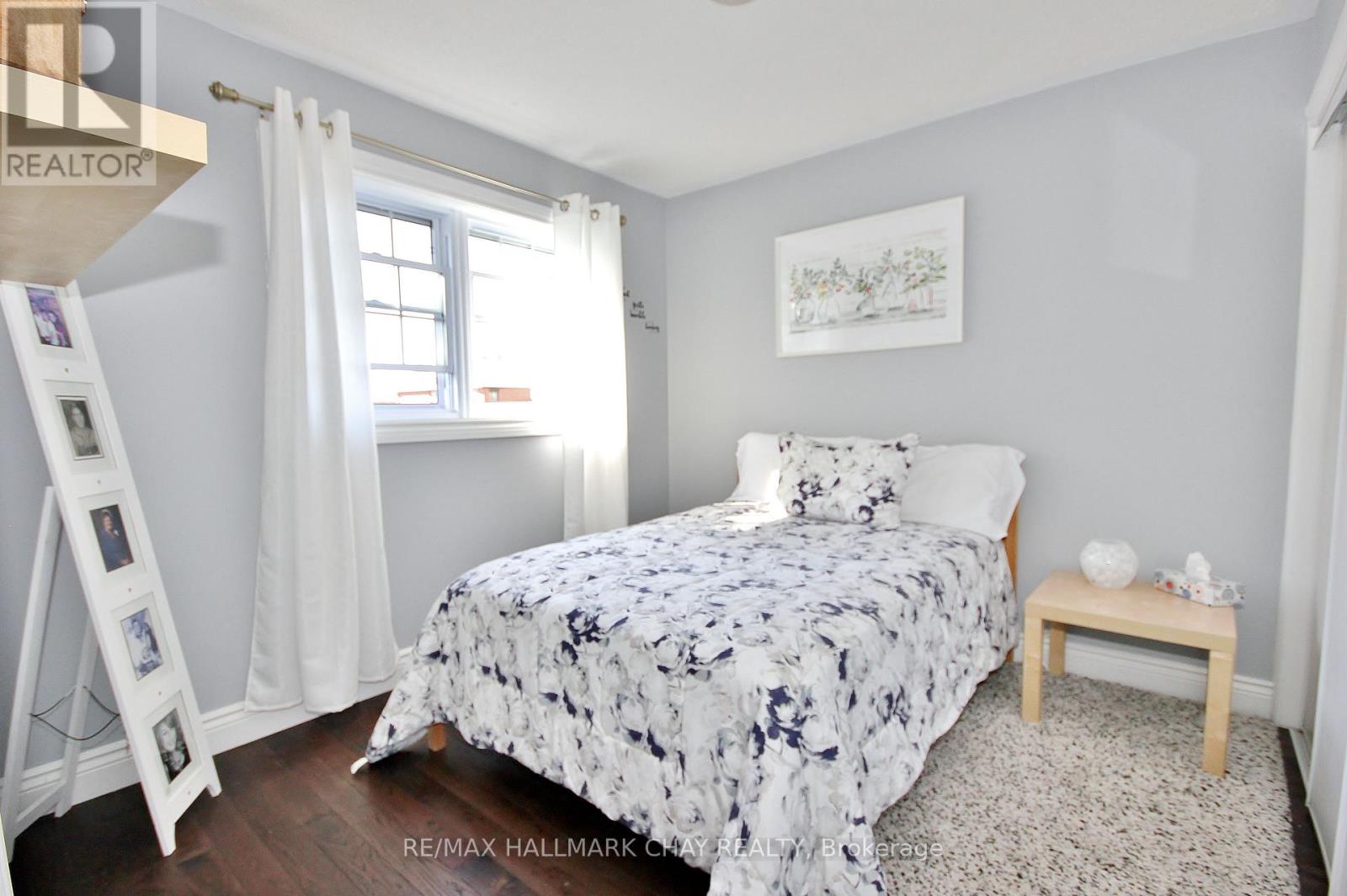 1084 Winnifred Court, Innisfil, Ontario L9S 2B3 - Photo 23 - N12415097