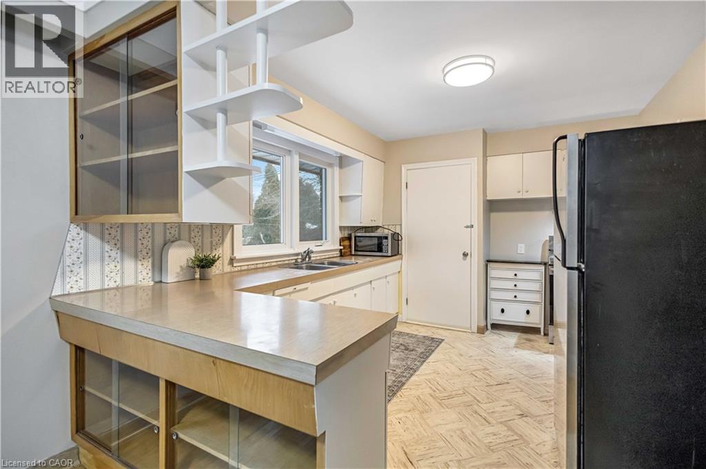 626 Iroquois Avenue, Ancaster, Ontario L9G 3B4 - Photo 13 - 40793592