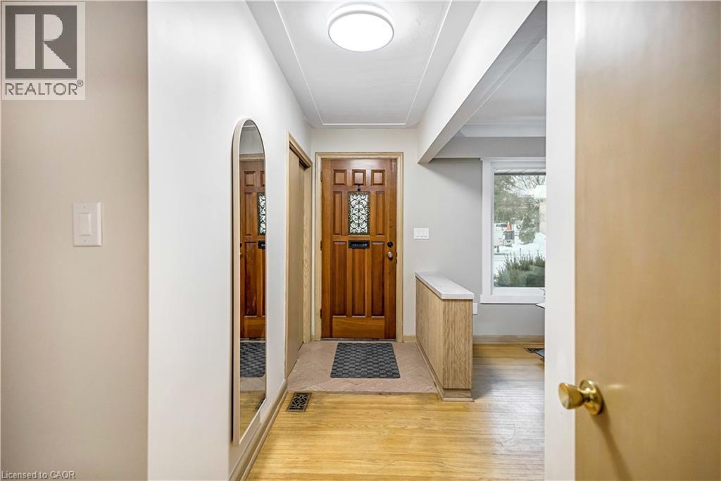 626 Iroquois Avenue, Ancaster, Ontario L9G 3B4 - Photo 5 - 40793592