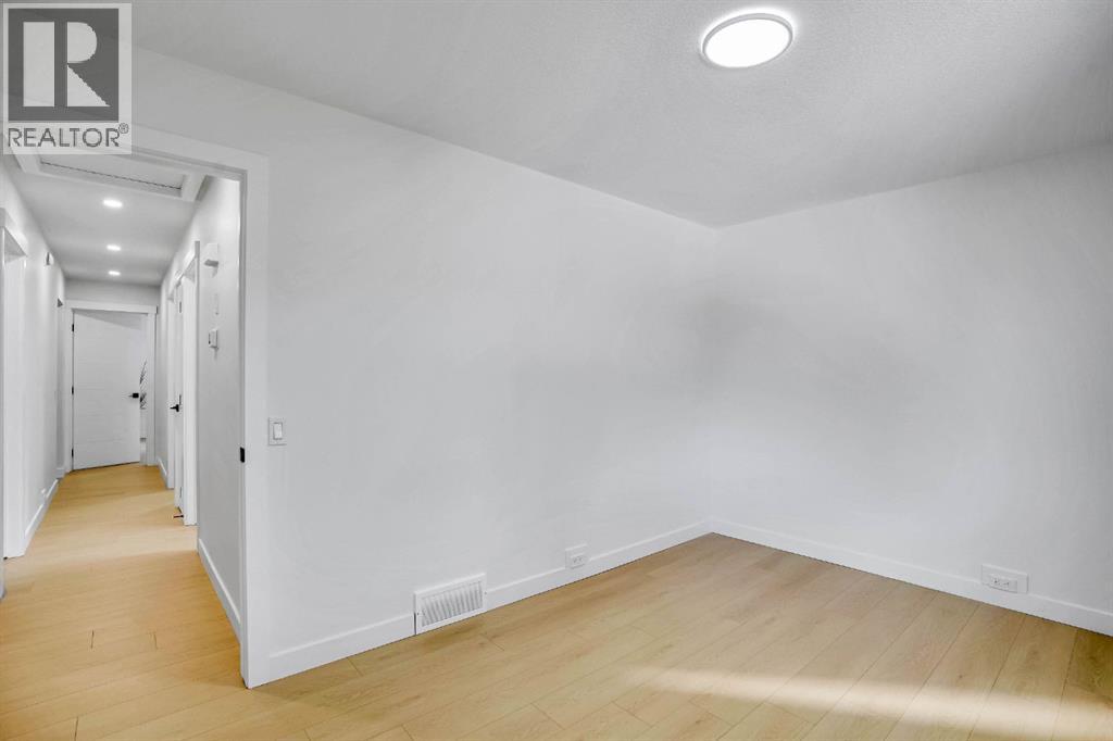 5016 Nemiskam Road Nw, Calgary, Alberta  T2K 2P7 - Photo 17 - A2264648