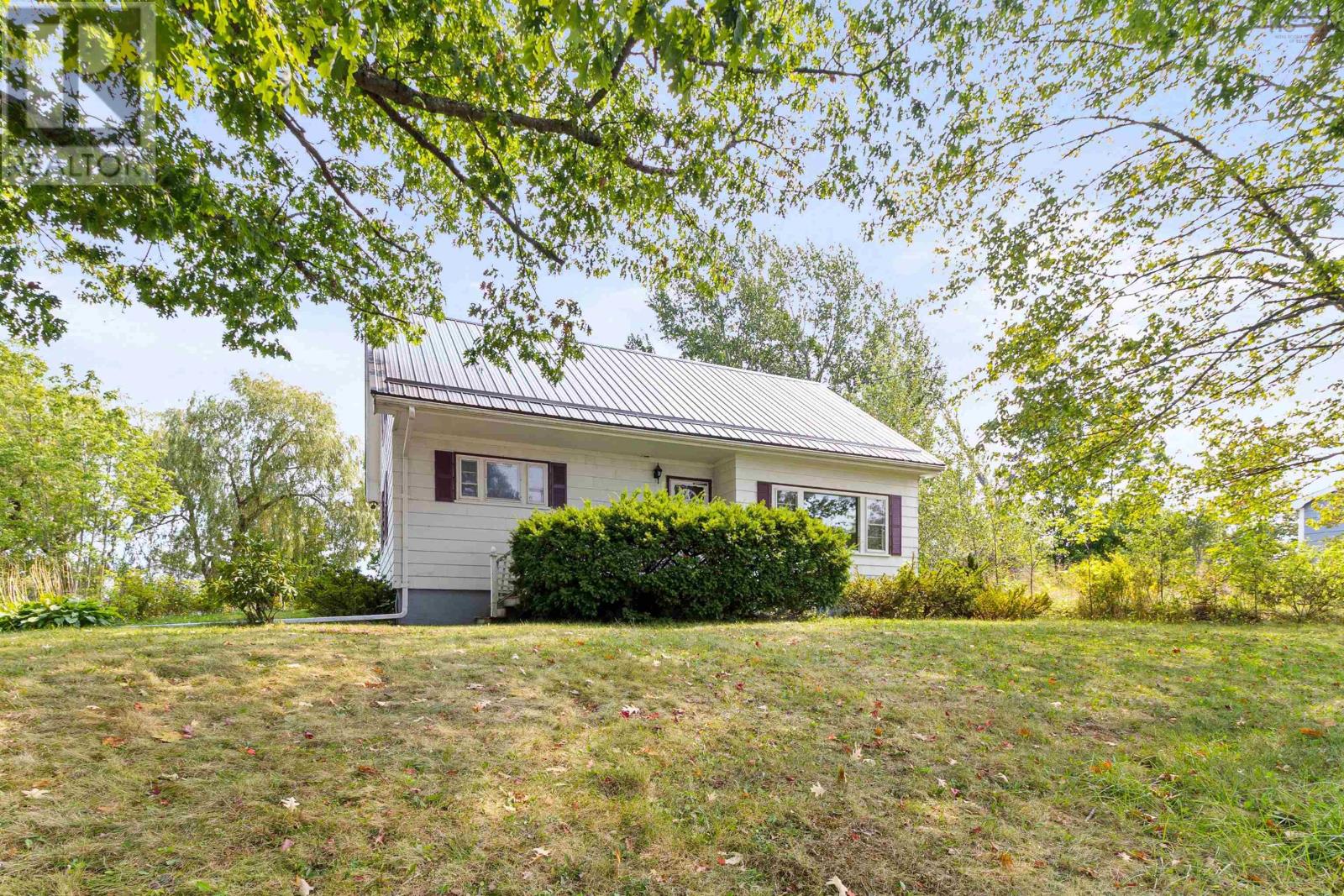 193 Highway 2, Enfield, Nova Scotia  B2T 1C8 - Photo 2 - 202522845