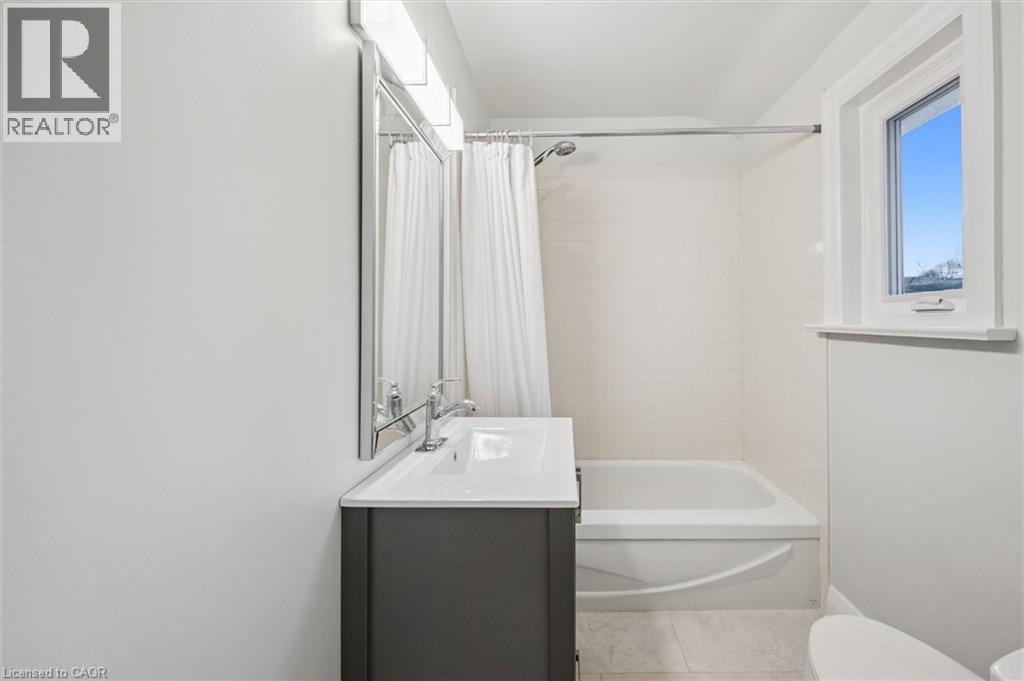 92 Borden Avenue N, Kitchener, Ontario  N2H 3J4 - Photo 14 - 40790361