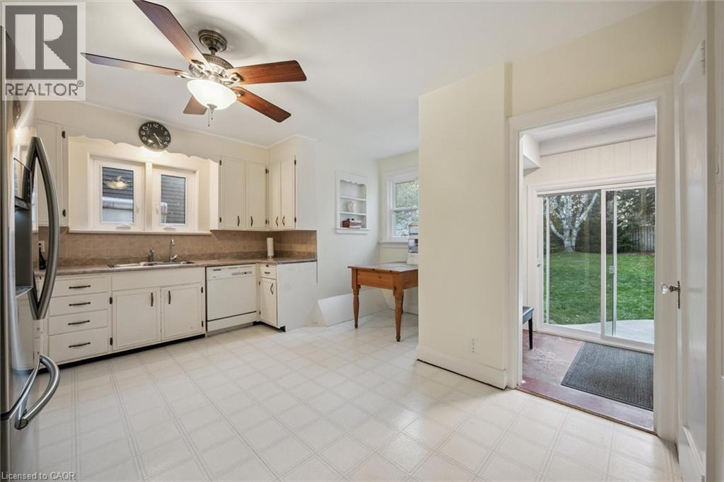 92 Borden Avenue N, Kitchener, Ontario  N2H 3J4 - Photo 3 - 40790361